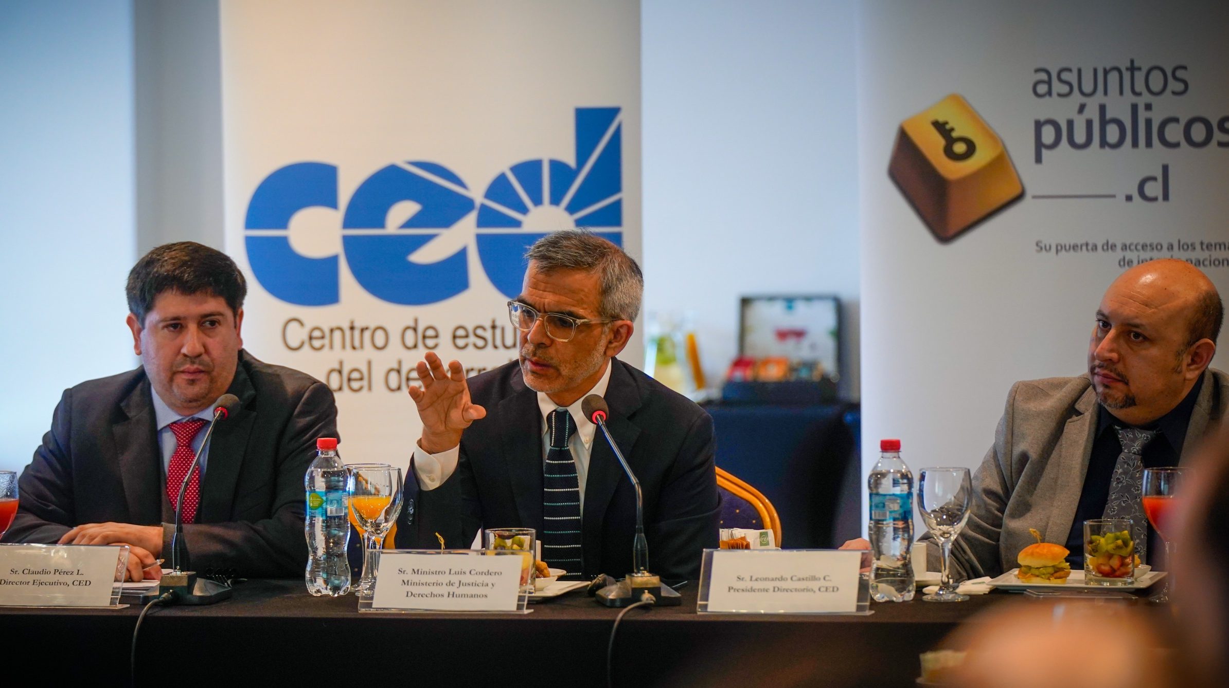 Ministro de Justicia y Derechos Humanos, Luis Cordero participa en Diálogos Público-Privado