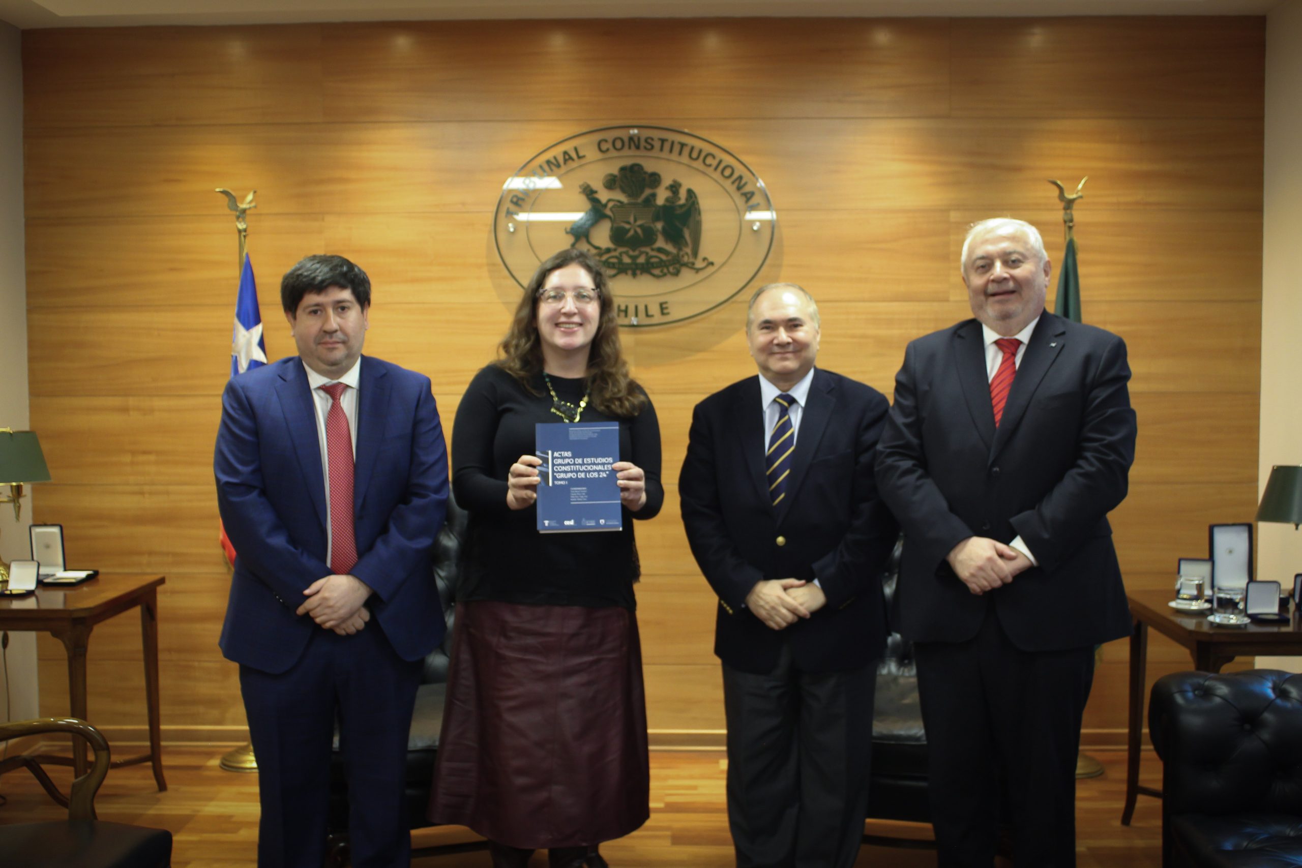 Tribunal Constitucional recibe los tres tomos de las “Actas del Grupo de Estudios Constitucionales ‘Grupo de los 24’”